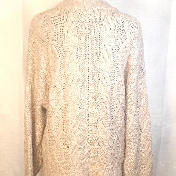 American Eagle Cable Knit Sweater Size M - Picture 3 of 7